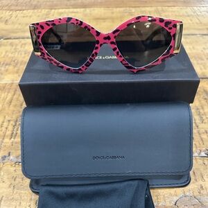Dolce & Gabbana DG4396-33268G Leo Fuchsia grey gradient black Sunglasses